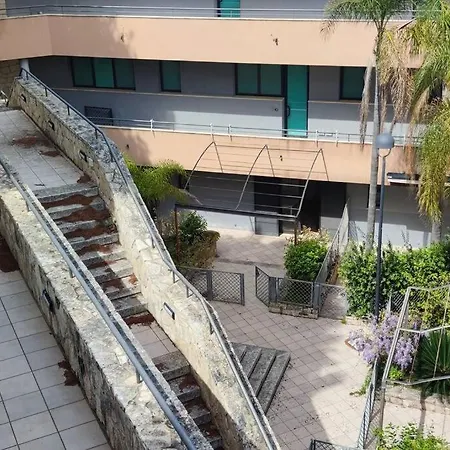 Fronte Dei Pini Apartment